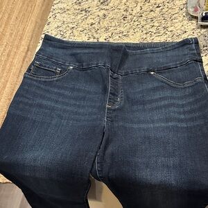 Classic Blue Women's Sculpting Jeans-Capris